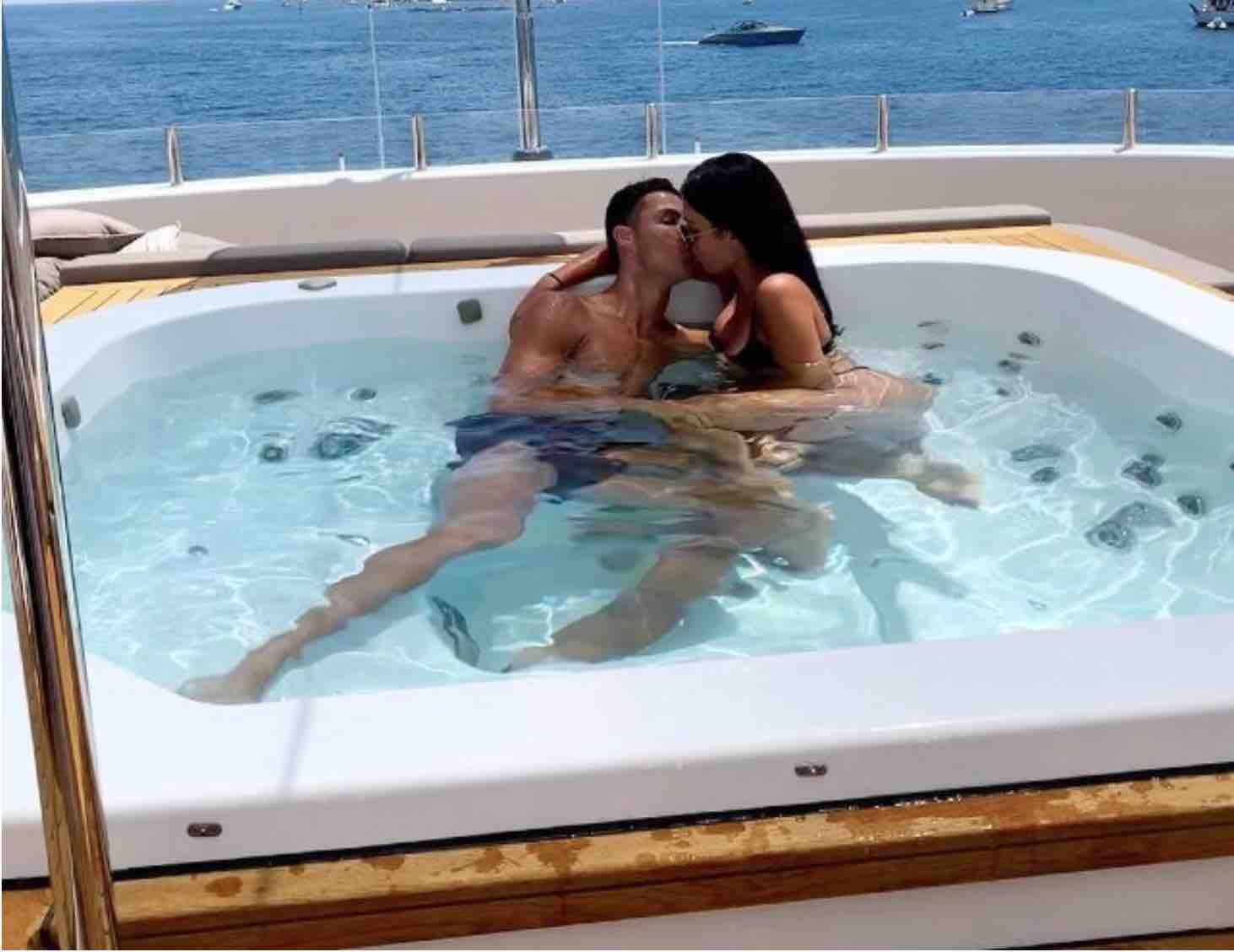 Ronaldo e Georgina in Yacht