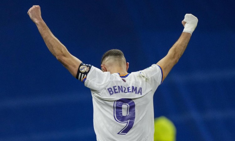 Karim Benzema esulta