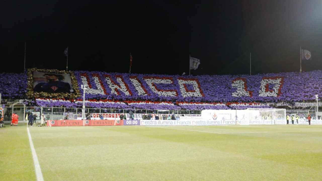 Curva fiorentina - foto LaPresse