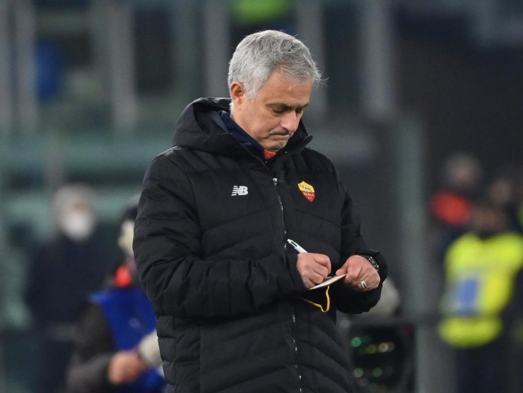 Mourinho scrive - foto LaPress