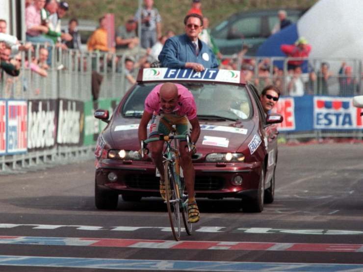 Scatto Pantani - foto LaPresse