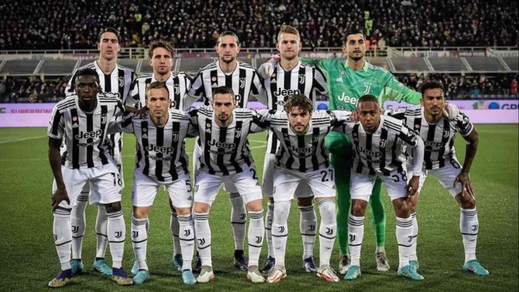 Portiere Mattia Perin formazione Juventus