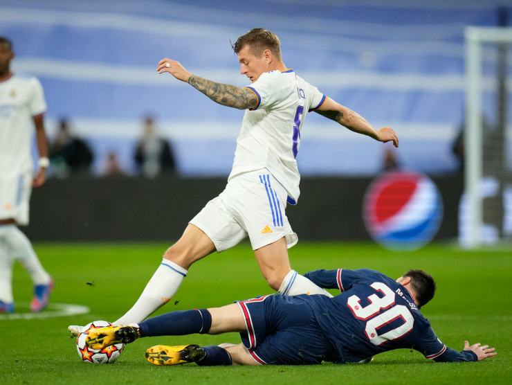 Toni Kroos e Leo Messi