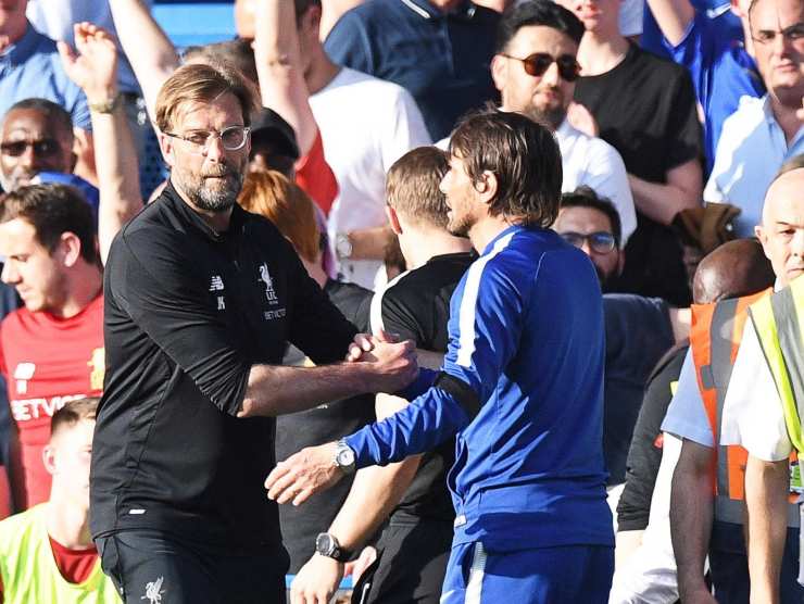 Klopp stringe la mano a Conte