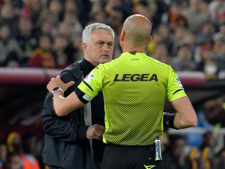 Mourinho contro gli arbitri