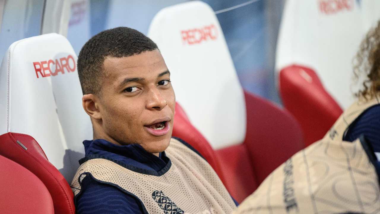 Kylian Mbappe in panchina