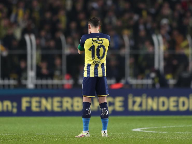 Mesut Ozil Fenerbahce