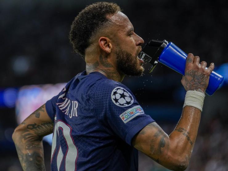 Neymar beve scommesse.online 20220910