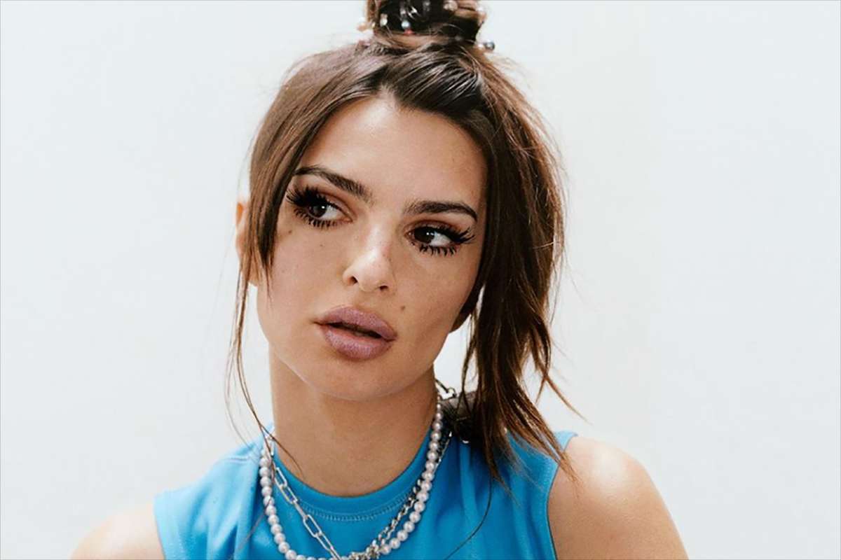 Emily Ratajkowski intimo