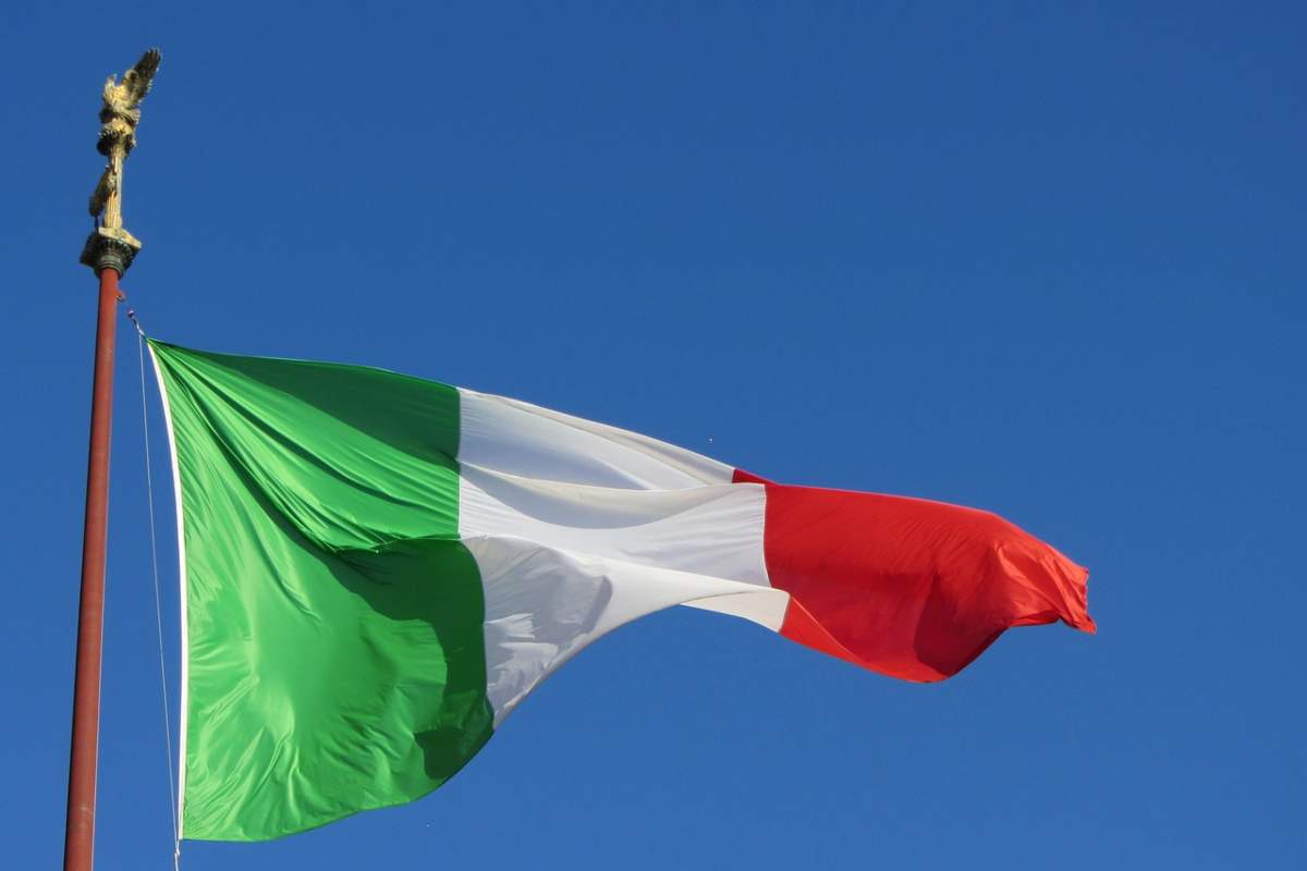 La bandiera dell' Italia sventola (ancora) sul tetto d'Europa