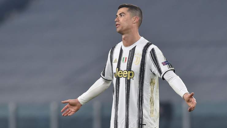 Cristiano Ronaldo con la maglia della Juventus - (Ansa) Scommesse.online