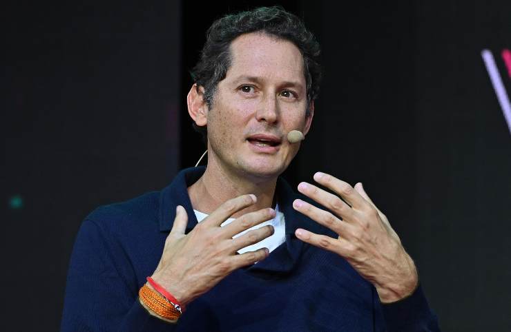 John Elkann stanzia un aumento