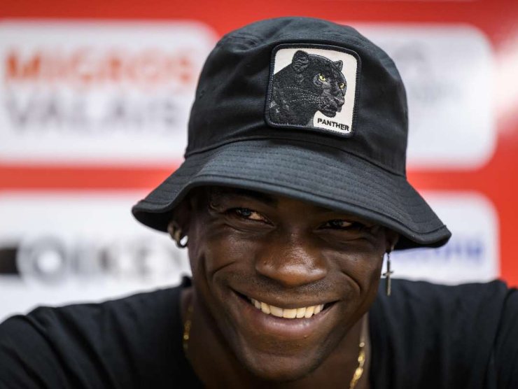 Mario Balotelli durante un intervista (Ansa) Scommesse.online