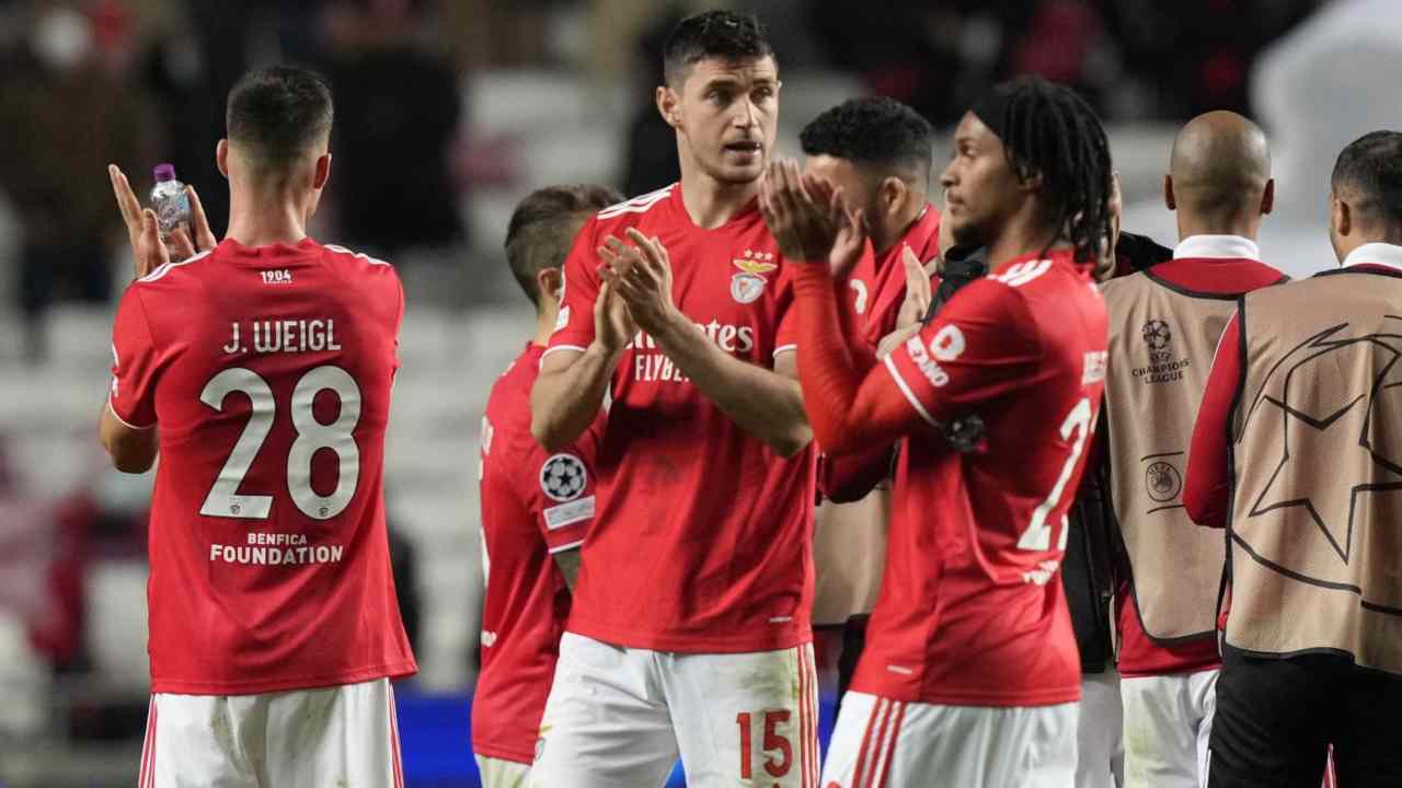 Benfica applaude - foto LaPresse