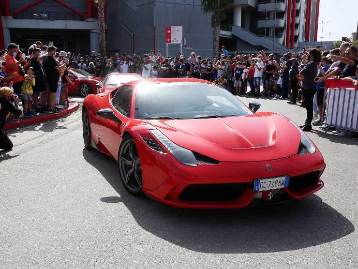 Sfilata di Ferrari (1)