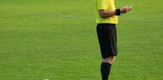 Come aggirare questa regola del calcio, ci provano in Svezia