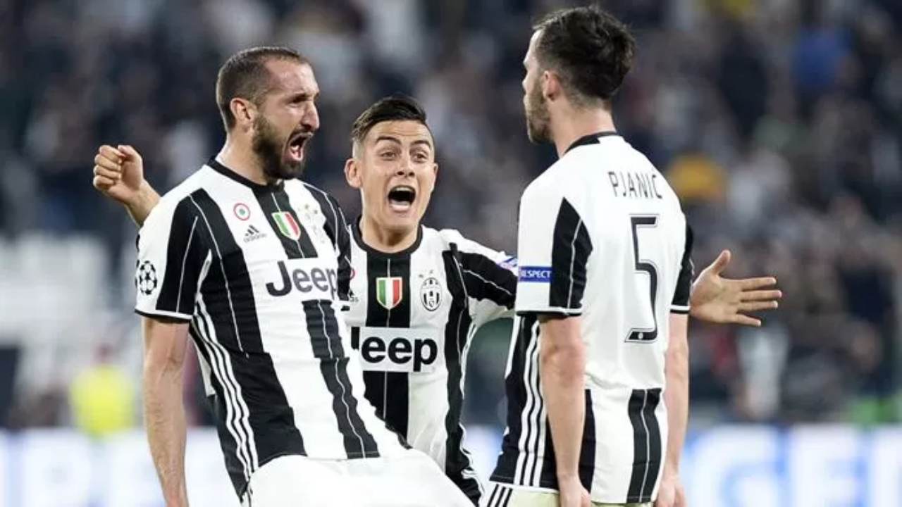 il trio degli ex Juve chiellini dybala pjanic (Ansa) Scommesse.online