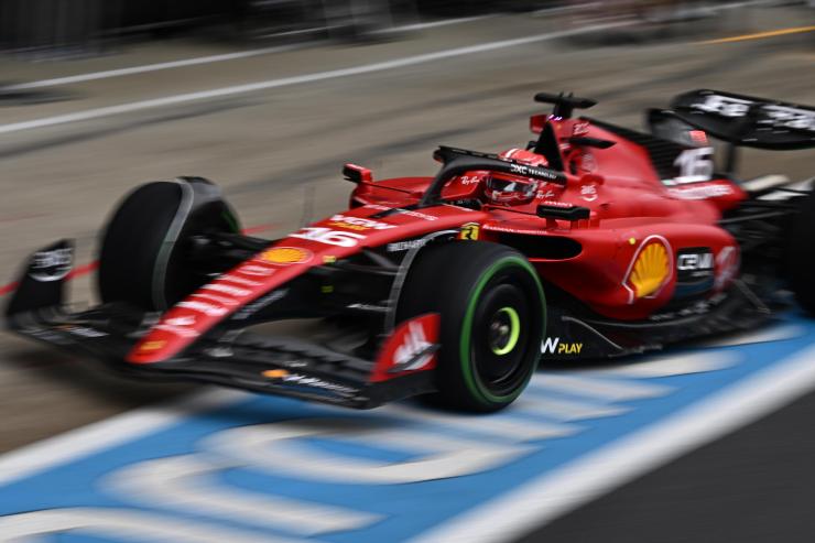Leclerc avvisa la Ferrari