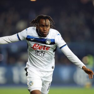 Ademola Lookman esulta